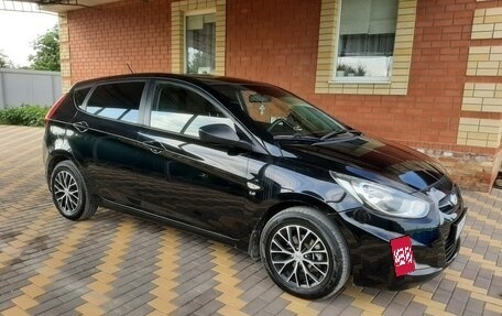 Hyundai Solaris II рестайлинг, 2012 год, 720 000 рублей, 3 фотография