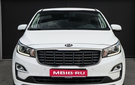 KIA Carnival III, 2018 год, 2 800 000 рублей, 2 фотография