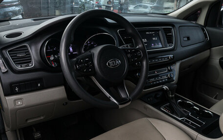 KIA Carnival III, 2018 год, 2 800 000 рублей, 15 фотография