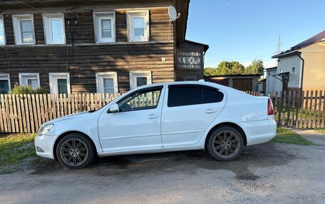Skoda Octavia, 2011 год, 700 000 рублей, 2 фотография