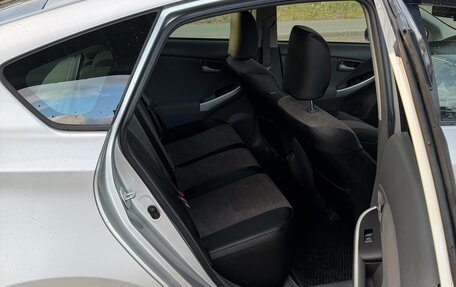 Toyota Prius, 2010 год, 1 150 000 рублей, 14 фотография