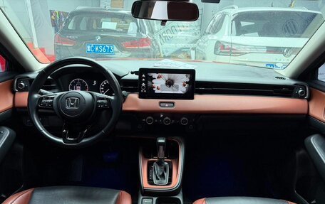 Honda Vezel, 2023 год, 1 380 000 рублей, 10 фотография