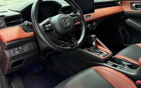Honda Vezel, 2023 год, 1 380 000 рублей, 17 фотография