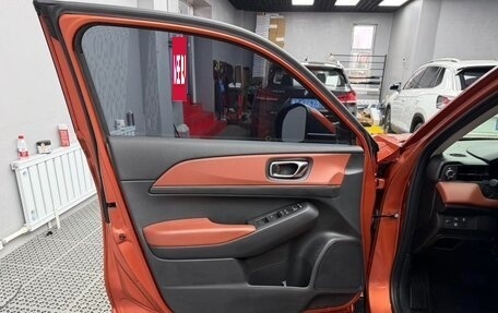 Honda Vezel, 2023 год, 1 380 000 рублей, 16 фотография