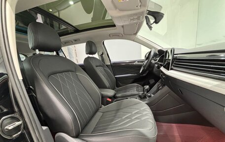Volkswagen Tiguan II, 2023 год, 1 850 000 рублей, 8 фотография