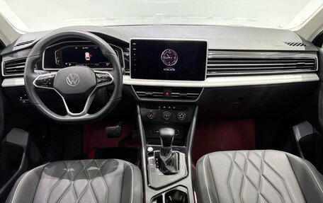 Volkswagen Tiguan II, 2023 год, 1 850 000 рублей, 12 фотография