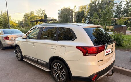 Mitsubishi Outlander III рестайлинг 3, 2016 год, 1 699 000 рублей, 3 фотография