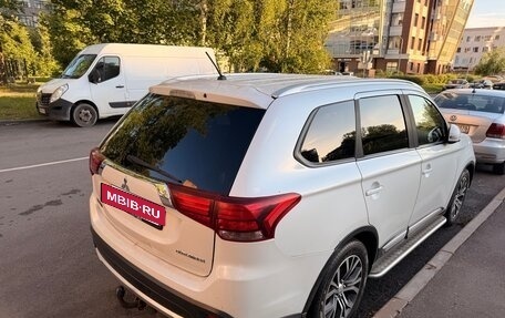 Mitsubishi Outlander III рестайлинг 3, 2016 год, 1 699 000 рублей, 4 фотография