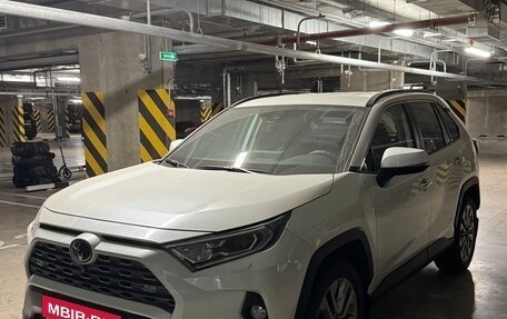 Toyota RAV4, 2020 год, 4 100 000 рублей, 2 фотография