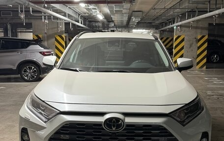 Toyota RAV4, 2020 год, 4 100 000 рублей, 3 фотография