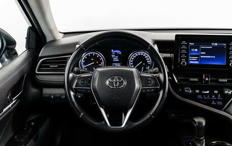 Toyota Camry, 2021 год, 3 099 000 рублей, 16 фотография