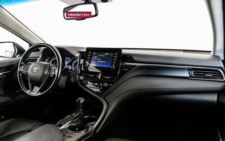 Toyota Camry, 2021 год, 3 099 000 рублей, 12 фотография