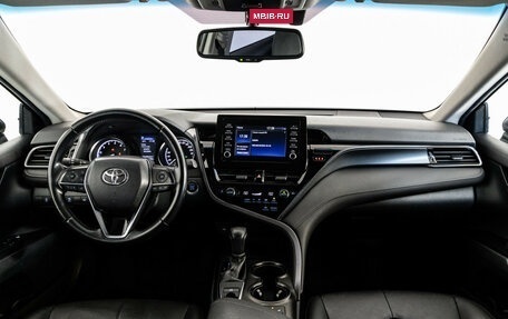 Toyota Camry, 2021 год, 3 099 000 рублей, 13 фотография