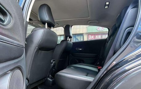 Honda Vezel, 2022 год, 1 210 000 рублей, 10 фотография
