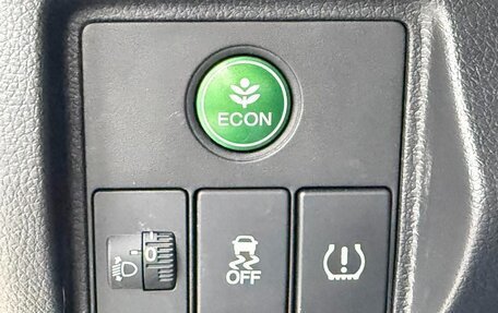 Honda Vezel, 2022 год, 1 220 000 рублей, 11 фотография