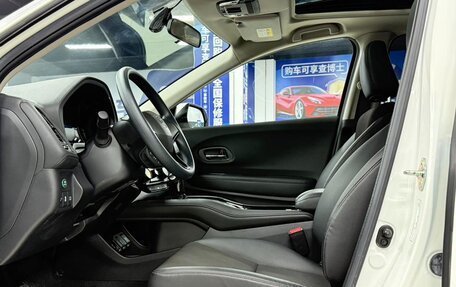 Honda Vezel, 2022 год, 1 220 000 рублей, 14 фотография
