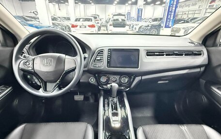 Honda Vezel, 2022 год, 1 220 000 рублей, 17 фотография