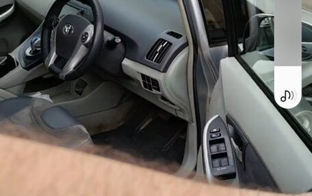 Toyota Prius, 2009 год, 720 000 рублей, 2 фотография