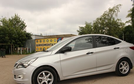 Hyundai Solaris II рестайлинг, 2014 год, 800 000 рублей, 4 фотография