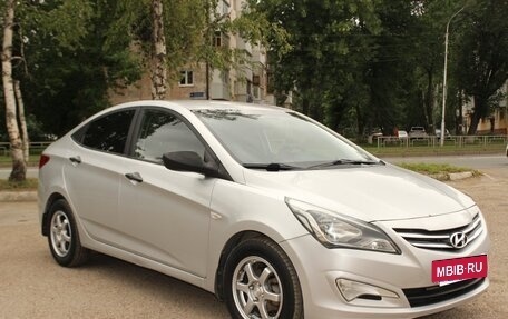 Hyundai Solaris II рестайлинг, 2014 год, 800 000 рублей, 3 фотография