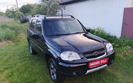 Chevrolet Niva I рестайлинг, 2011 год, 655 000 рублей, 2 фотография