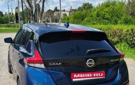 Nissan Leaf II, 2018 год, 2 370 000 рублей, 2 фотография