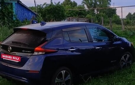 Nissan Leaf II, 2018 год, 2 370 000 рублей, 3 фотография