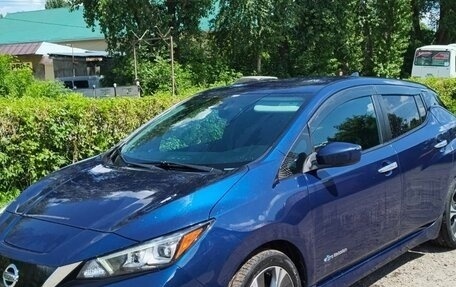 Nissan Leaf II, 2018 год, 2 370 000 рублей, 4 фотография