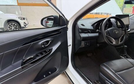 Toyota Yaris XP150 рестайлинг, 2022 год, 1 020 000 рублей, 8 фотография