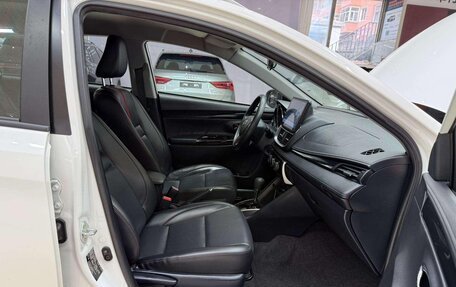 Toyota Yaris XP150 рестайлинг, 2022 год, 1 020 000 рублей, 18 фотография
