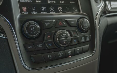 Jeep Grand Cherokee, 2014 год, 2 350 000 рублей, 22 фотография