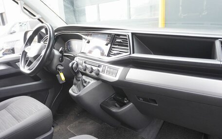 Volkswagen Multivan T6 рестайлинг, 2021 год, 6 580 000 рублей, 11 фотография