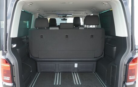 Volkswagen Multivan T6 рестайлинг, 2021 год, 6 580 000 рублей, 10 фотография