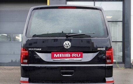 Volkswagen Multivan T6 рестайлинг, 2021 год, 6 580 000 рублей, 6 фотография