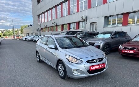 Hyundai Solaris II рестайлинг, 2011 год, 695 000 рублей, 3 фотография