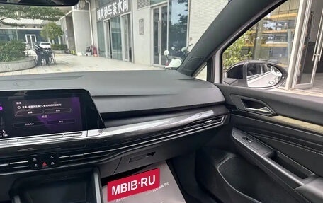 Volkswagen Golf VIII, 2023 год, 1 568 750 рублей, 9 фотография