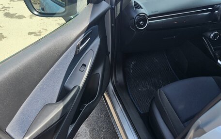 Mazda Demio IV, 2015 год, 850 000 рублей, 11 фотография