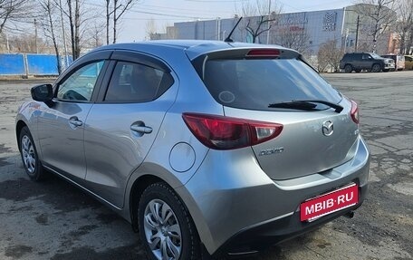 Mazda Demio IV, 2015 год, 850 000 рублей, 3 фотография