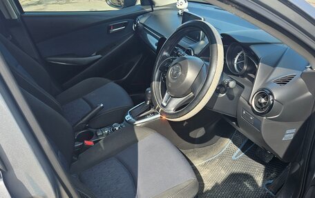 Mazda Demio IV, 2015 год, 850 000 рублей, 20 фотография