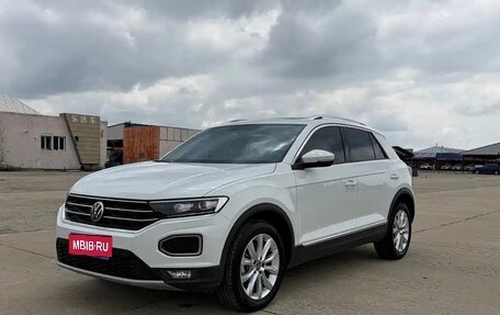 Volkswagen T-Roc I, 2022 год, 1 562 000 рублей, 1 фотография