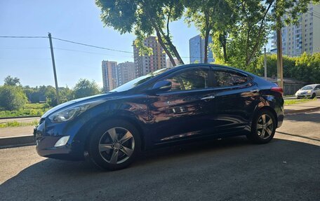 Hyundai Avante, 2011 год, 900 000 рублей, 3 фотография