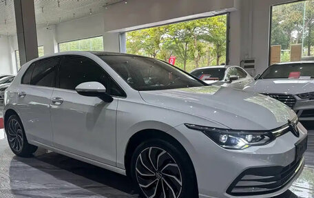 Volkswagen Golf VIII, 2023 год, 1 445 000 рублей, 2 фотография