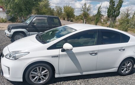 Toyota Prius, 2012 год, 1 050 000 рублей, 2 фотография