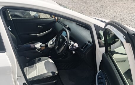 Toyota Prius, 2012 год, 1 050 000 рублей, 4 фотография
