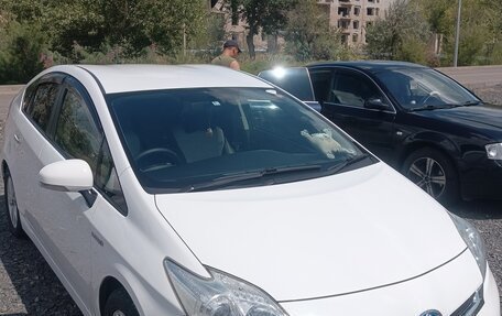 Toyota Prius, 2012 год, 1 050 000 рублей, 10 фотография