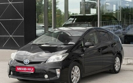 Toyota Prius, 2013 год, 1 050 000 рублей, 1 фотография