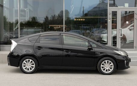 Toyota Prius, 2013 год, 1 050 000 рублей, 4 фотография