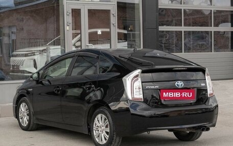 Toyota Prius, 2013 год, 1 050 000 рублей, 7 фотография