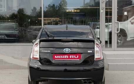 Toyota Prius, 2013 год, 1 050 000 рублей, 6 фотография