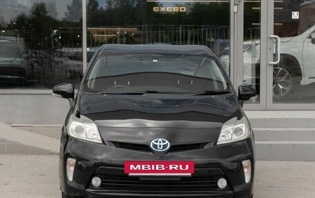 Toyota Prius, 2013 год, 1 050 000 рублей, 2 фотография
